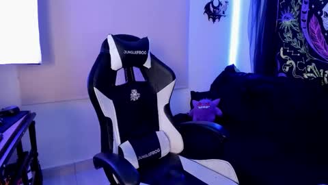 vampy_dolll online show from October 24, 3:57 am