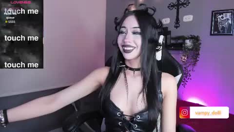 vampy_dolll online show from July 14, 12:44 am