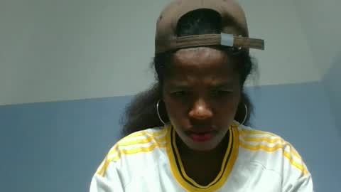 vanafiry online show from April 16, 11:10 am