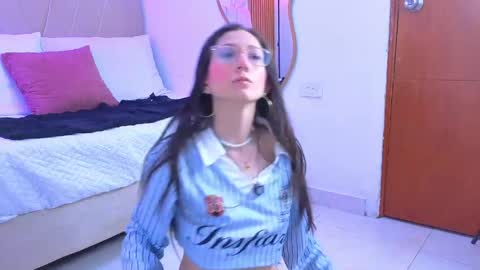 vane_coral online show from May 5, 2:20 pm