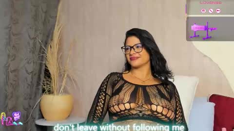 V A N E  online show from March 21, 3:11 am