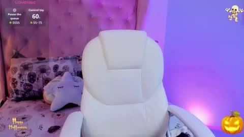 vanelope_evans_ online show from November 5, 1:05 pm