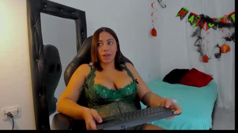 Snapshot of vanelope_smith chatting on October 9, 12:26 am vanelope_smith online show from October 9, 12:26 am