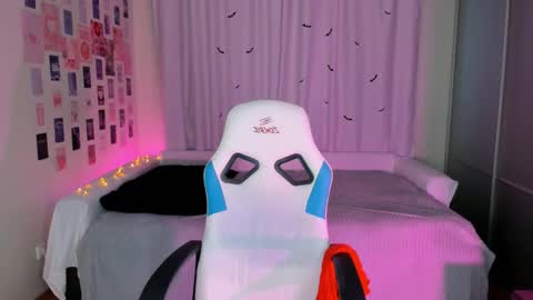 Vanessa online show from October 31, 6:26 am