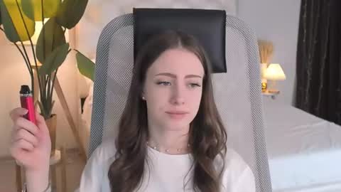 vanessaanerson online show from July 18, 8:39 am