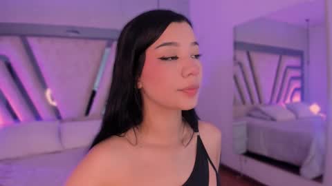 vanessaduval online show from October 27, 3:57 am