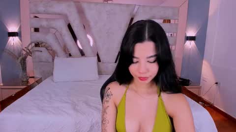 vanessaduval online show from December 21, 5:01 am