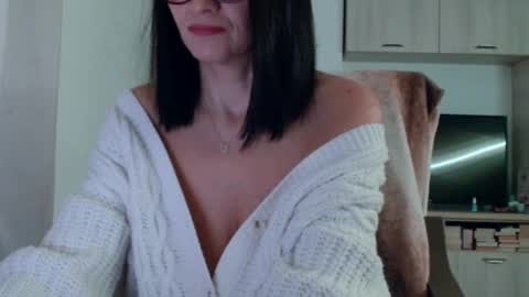 Snapshot of vanessalarahot chatting on October 3, 11:04 am Vanessa online show from October 3, 11:04 am