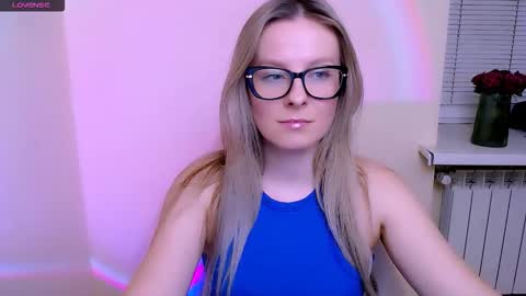 Mia online show from February 12, 8:49 am