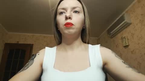 Snapshot of vanillamuffin chatting on February 20, 2:13 pm VanillaMuffin online show from February 20, 2:13 pm