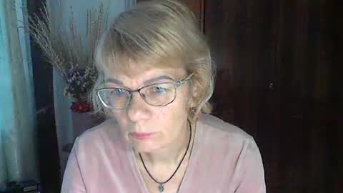Snapshot of vanillaxcreamy chatting on December 29, 9:39 am Vanillaxcreamy online show from December 29, 9:39 am