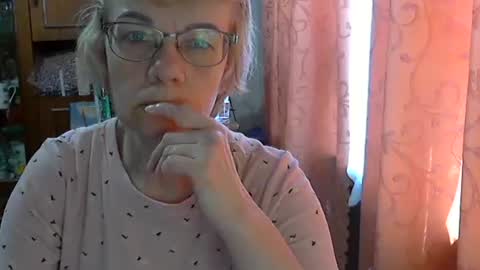Snapshot of vanillaxcreamy chatting on March 6, 10:30 am Vanillaxcreamy online show from March 6, 10:30 am