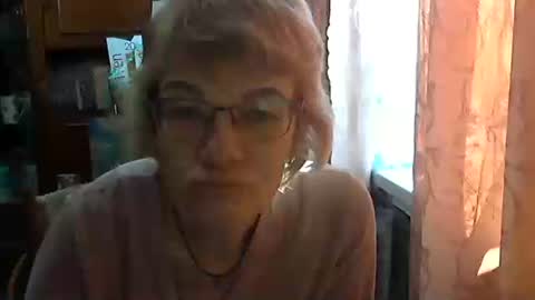 Snapshot of vanillaxcreamy chatting on February 22, 11:13 am Vanillaxcreamy online show from February 22, 11:13 am