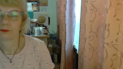 Snapshot of vanillaxcreamy chatting on December 12, 10:02 am Vanillaxcreamy online show from December 12, 10:02 am