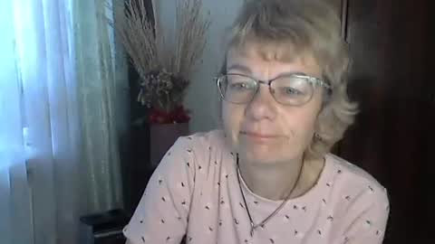 Vanillaxcreamy online show from November 16, 7:10 am