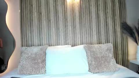 V A N N E S A   online show from October 28, 12:11 pm