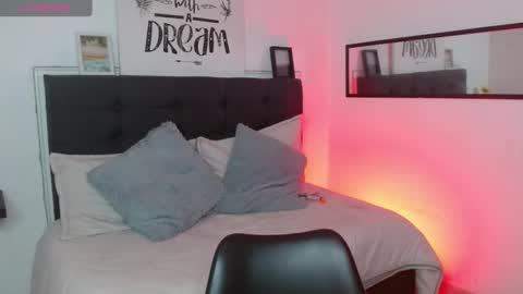 vane online show from October 7, 8:24 pm