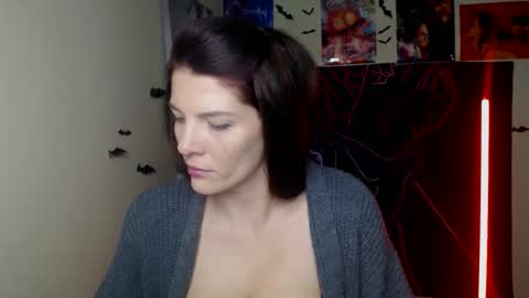 Vanessa online show from November 29, 6:01 pm