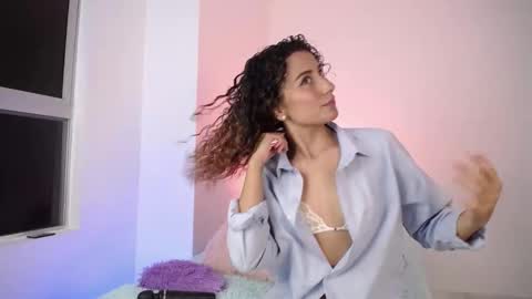 Snapshot of varenka_ivanova22 chatting on September 21, 8:13 am varenka_ivanova22 online show from September 21, 8:13 am