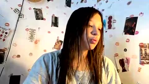Anny online show from July 23, 8:33 am