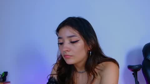 Snapshot of vayolett_dakotta chatting on September 21, 4:00 am Vayolett online show from September 21, 4:00 am