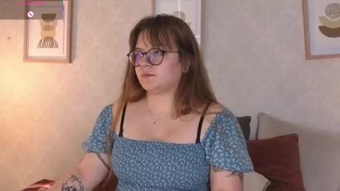 Vee Simons online show from November 10, 7:42 pm