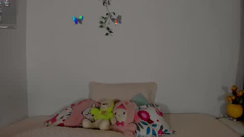 velvet_00 online show from February 1, 8:46 am