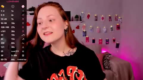 Mia online show from February 8, 9:02 am