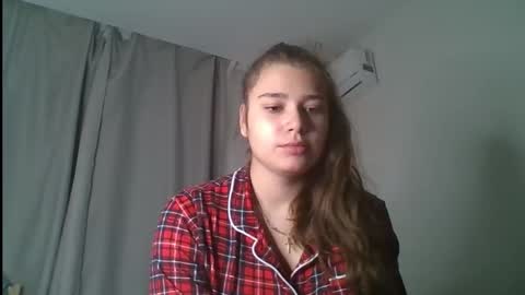 velveted_ivy online show from December 4, 12:29 pm