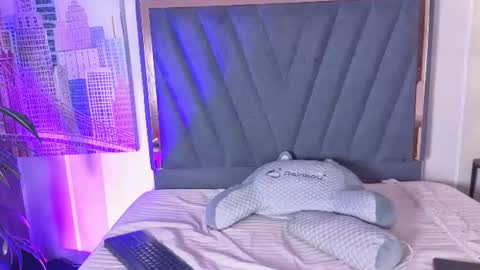 velvetfox_ online show from July 20, 7:36 pm