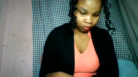 velyssa online show from July 28, 1:25 am