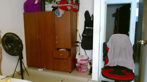 venecasexy44 online show from March 13, 10:55 pm