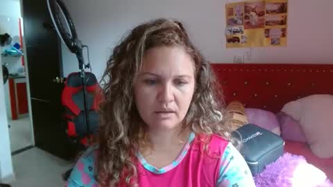 venecasexy44 online show from June 3, 2:44 pm