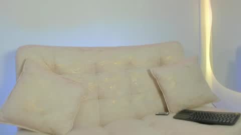 venus online show from April 28, 2:43 pm