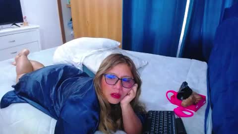 venushot1xx online show from May 29, 12:03 pm