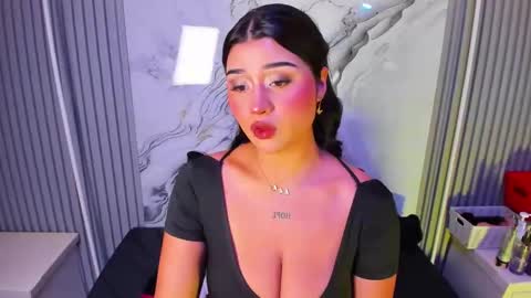 Venusowen  online show from April 3, 2:26 pm