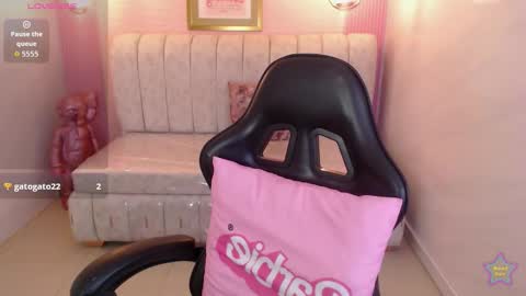 venuss online show from February 21, 1:45 pm