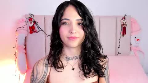 Shelly online show from December 3, 3:25 pm