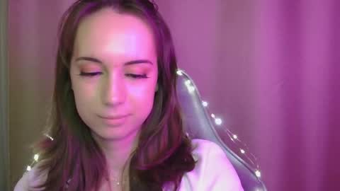 Una online show from November 15, 1:45 pm