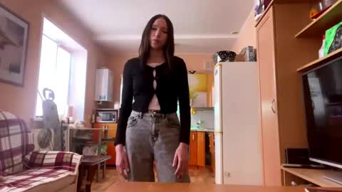 Lily online show from April 23, 5:37 am