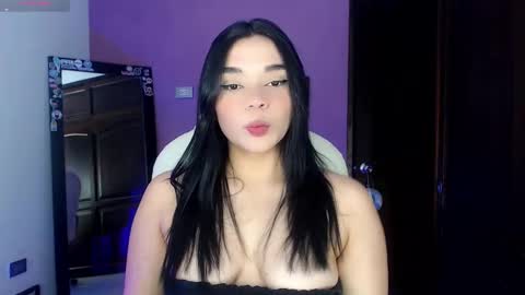 Snapshot of veronica_118 chatting on February 12, 2:45 am veronica_118 online show from February 12, 2:45 am
