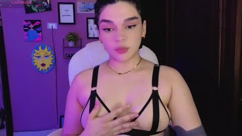 Snapshot of veronica_118 chatting on September 22, 4:11 am veronica_118 online show from September 22, 4:11 am