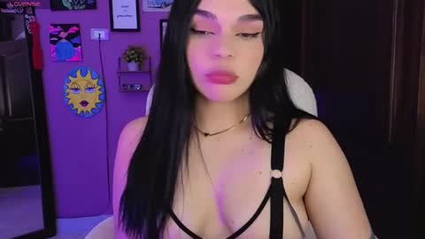 Snapshot of veronica_118 chatting on October 2, 7:24 am veronica_118 online show from October 2, 7:24 am