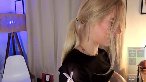 VeronikaVengeance online show from December 3, 1:08 am