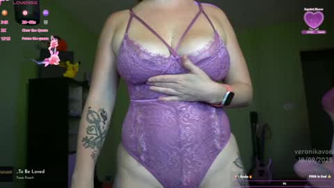 Snapshot of veronikavonk chatting on September 18, 7:23 pm Veronika von Kleist online show from September 18, 7:23 pm