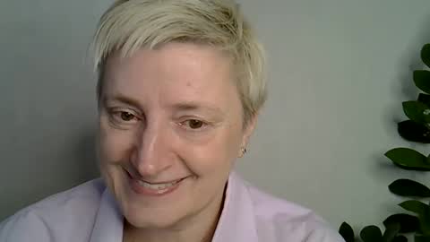 verony_ online show from October 28, 12:00 pm