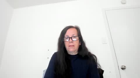 verysassypeachgoddess online show from June 20, 1:03 pm