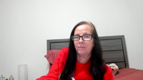 verysassypeachgoddess online show from December 17, 4:05 am