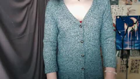 Snapshot of veryveryvery_shy chatting on February 21, 6:51 am veryveryvery_shy online show from February 21, 6:51 am
