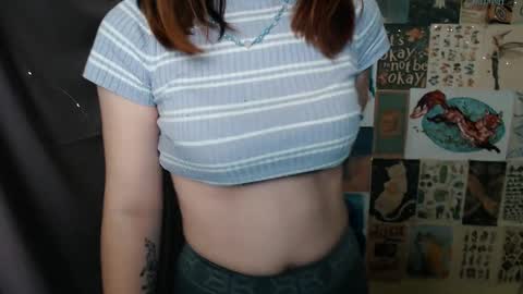 Snapshot of veryveryvery_shy chatting on December 14, 5:36 pm veryveryvery_shy online show from December 14, 5:36 pm